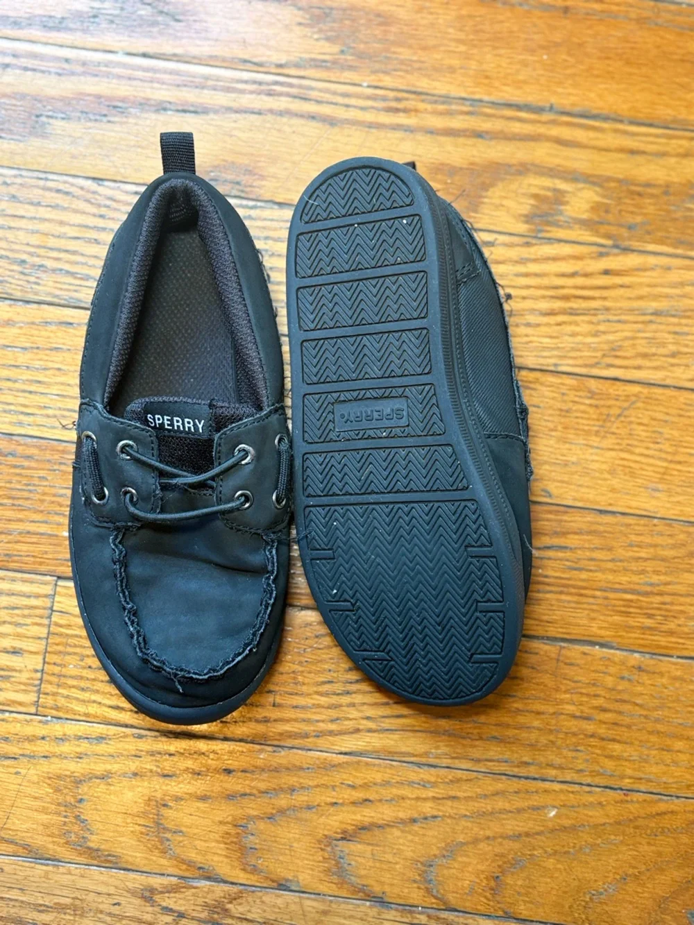 Sperry Men's Black Classic Boat Shoes with Moc Toe Stitching